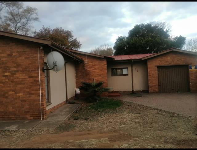 7 BEDROOM HOUSE FOR SALE IN VANDERBIJLPARK CE 5
